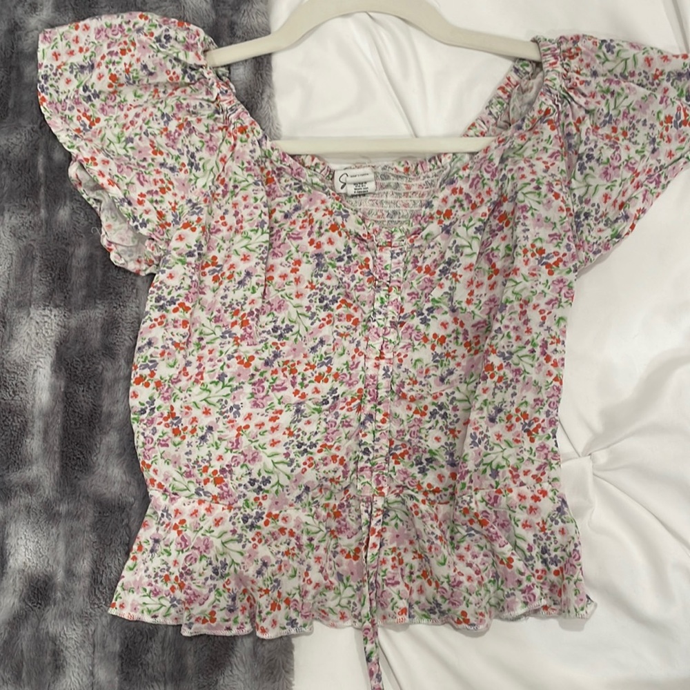 Cute floral cropped top
